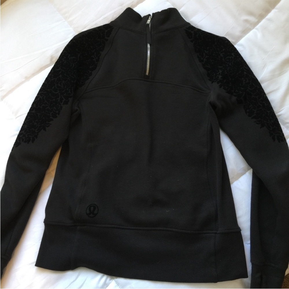 Lululemon Scuba Pullover Fleece Sz 8 Floral Rose Flock Velvet flowers shoulder